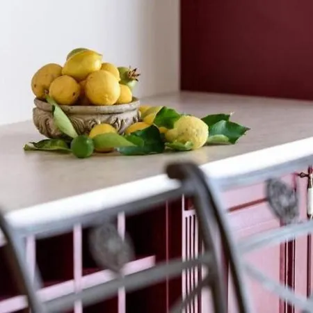 Apartman Holiday Floreat - Four Bedroom Holiday With Pool And Terrace