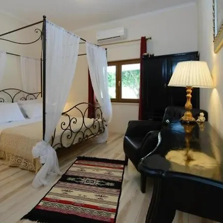 Holiday Floreat - Four Bedroom Holiday With Pool And Terrace Apartman