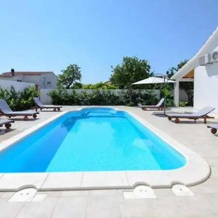 Apartman Holiday Floreat - Four Bedroom Holiday With Pool And Terrace Orebić