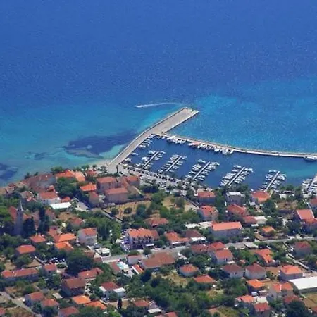 Holiday Floreat - Four Bedroom Holiday With Pool And Terrace Apartman