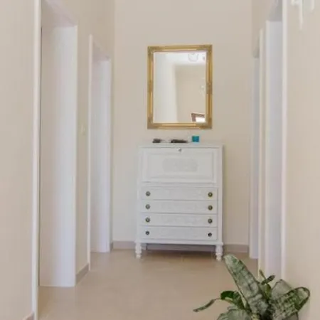 Holiday Floreat - Four Bedroom Holiday With Pool And Terrace 公寓