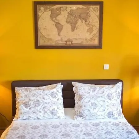 Holiday Floreat - Four Bedroom Holiday With Pool And Terrace 奥瑞比克